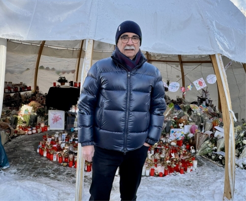 Gemeinsam mit anderen koordiniert Rot. Yves Duc, Präsident des RC Crans-Montana, die rotarische Hilfe Foto: André Springer